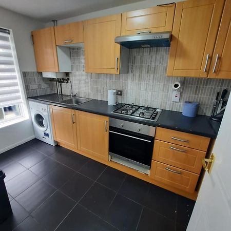 Two Bedroom Luxury House Thamesmead  Extérieur photo