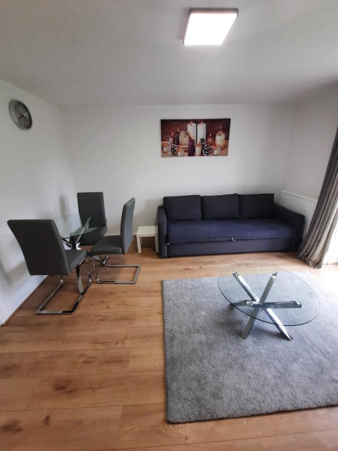 Two Bedroom Luxury House Thamesmead  Extérieur photo