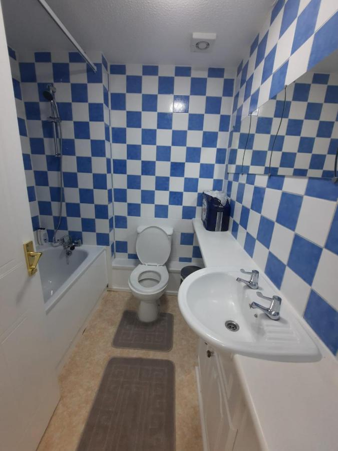 Two Bedroom Luxury House Thamesmead  Extérieur photo
