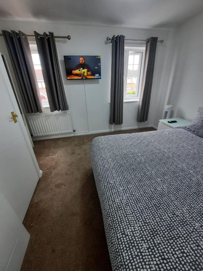 Two Bedroom Luxury House Thamesmead  Extérieur photo